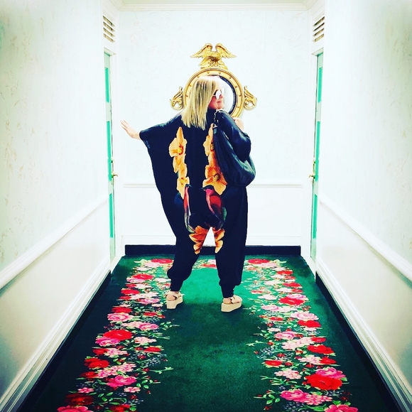 Meet your Posher, Courtney - Picture 3 of 6